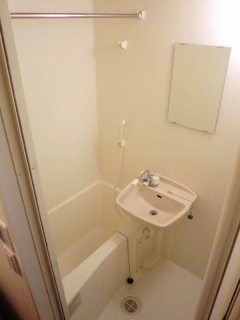 バス・シャワールーム　浴室換気乾燥機能付き