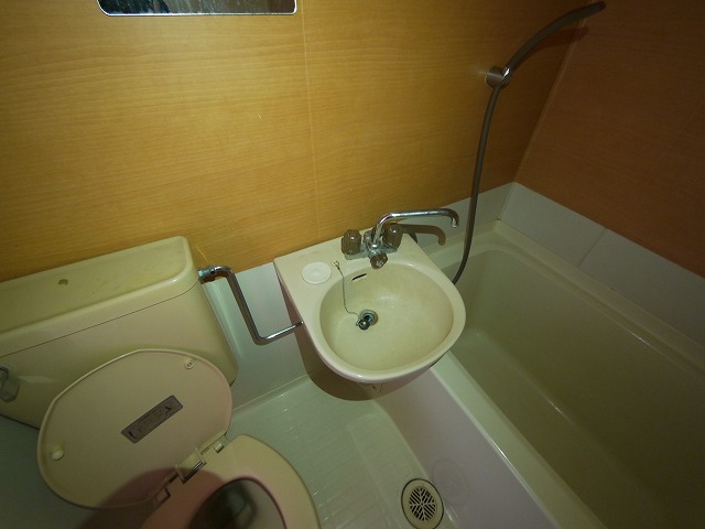 洗面設備　脱衣スペースもあります