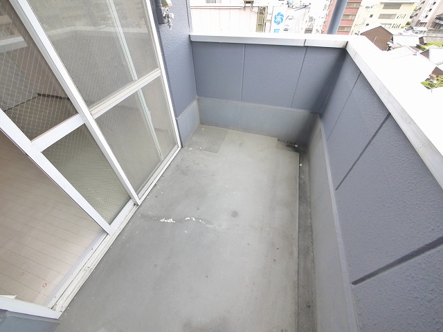 バルコニー　陽当たり良好なバルコニーです