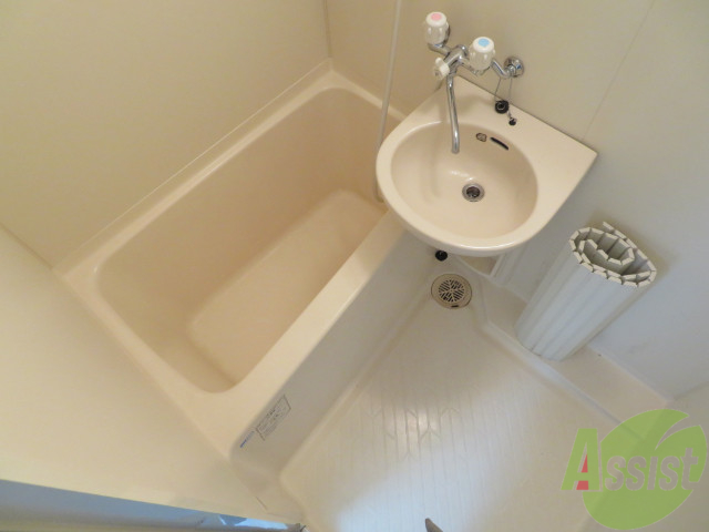 バス・シャワールーム　疲れた時はゆっくり湯船につかってみてはいかがでしょうか。