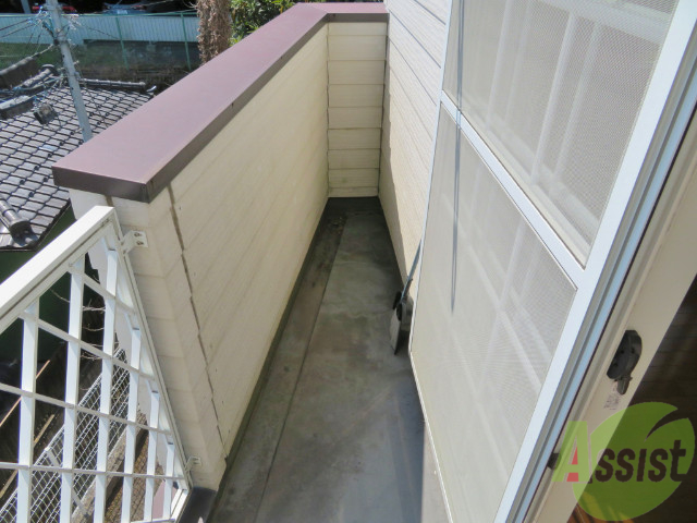 バルコニー　少し小さくても洗濯物はちゃんと外に干せますよ。