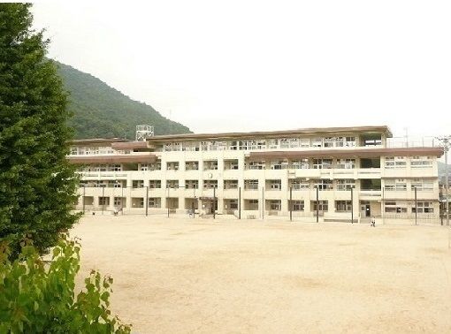 【細澤マンションの小学校】