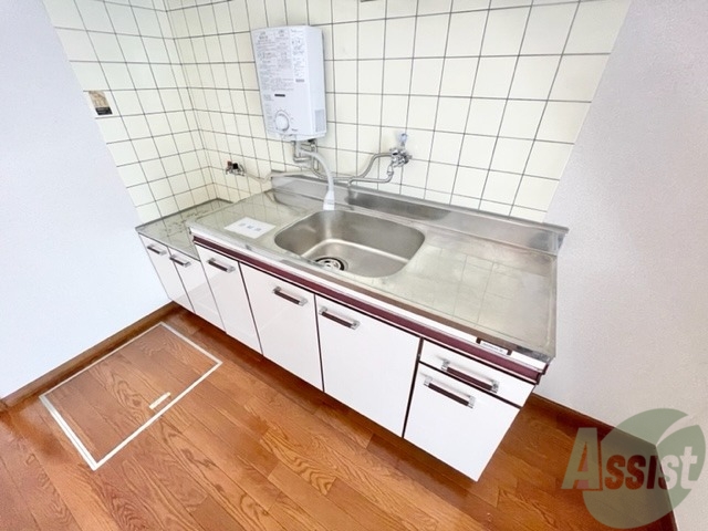 キッチン　広めのキッチンです。毎日のお料理もらくらくですね