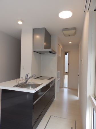 キッチン　コンパクトなキッチンで掃除もラクラク