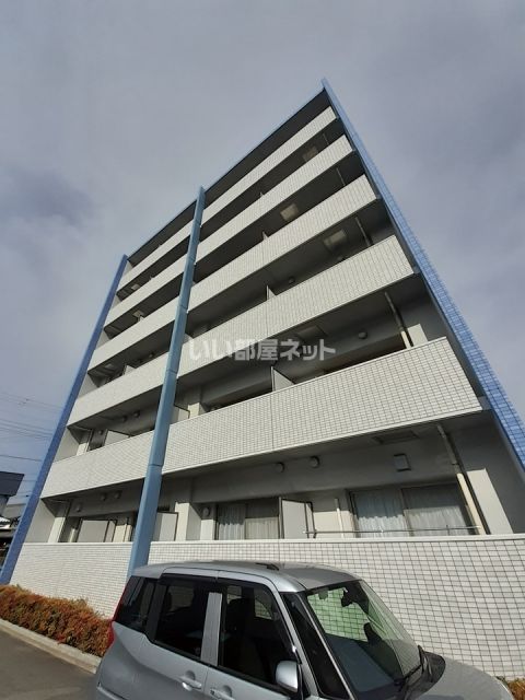 姫路市西延末のマンションの建物外観