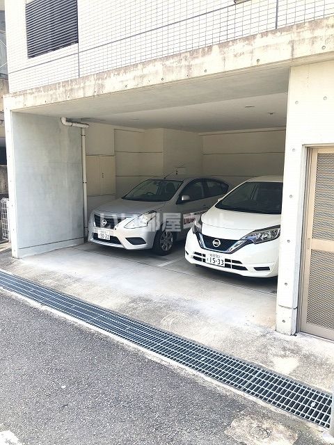 【姫路市安田のマンションの駐車場】