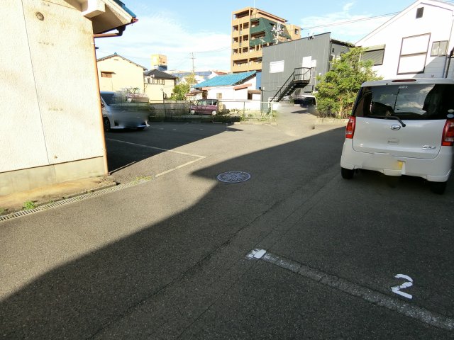 【グランメール大宮の駐車場】