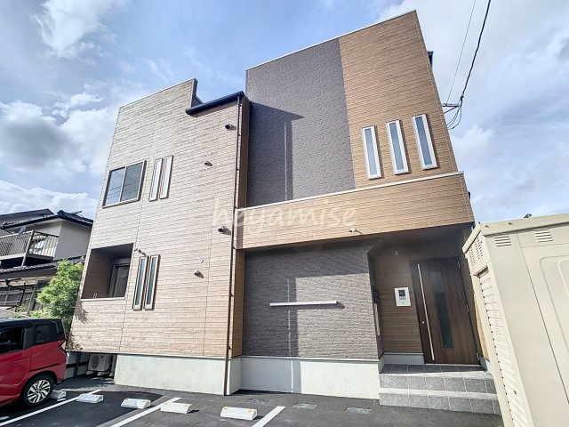 GRANDTIC エスポワールの建物外観