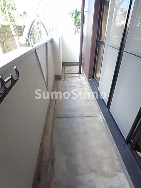 バルコニー　バルコニーからの眺めを楽しみながら食事をしませんか