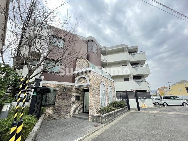 建物外観　落ち着いた雰囲気の外観です