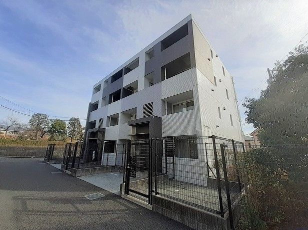 【藤沢市高谷のマンションの建物外観】