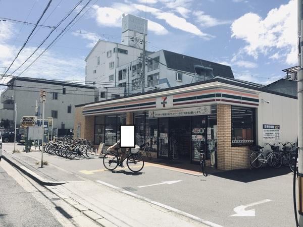 コンビニ　セブンイレブン（コンビニ）まで325m