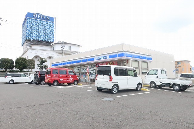 コンビニ　ローソン宇多津新開店（コンビニ）まで738m