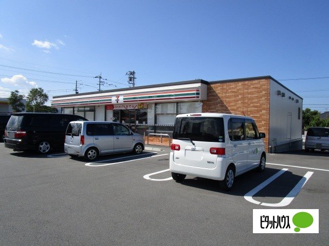 レオパレスＫ　ＨＡＵＳ撫養のコンビニ