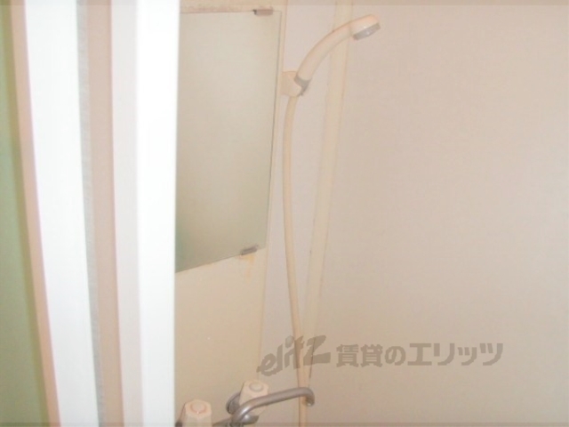 バス・シャワールーム　共同シャワー