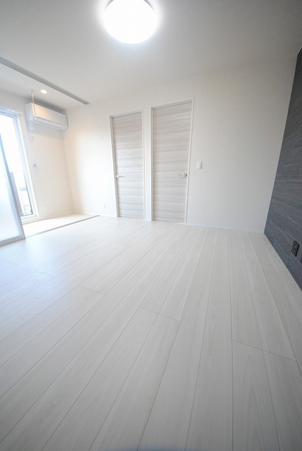 居室・リビング　写真は３０２号室