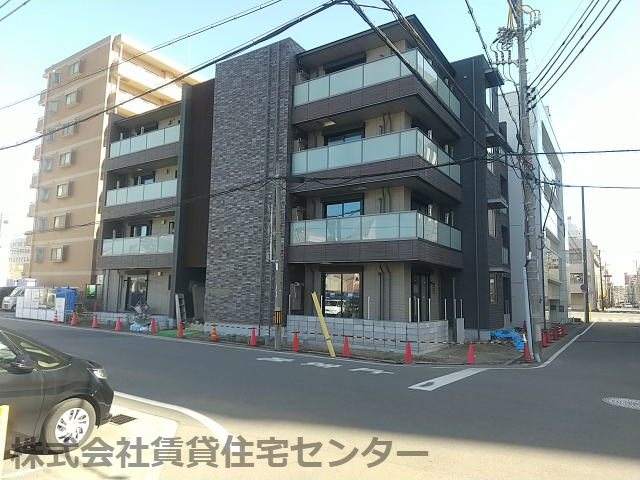 【和歌山市十三番丁のマンションの建物外観】