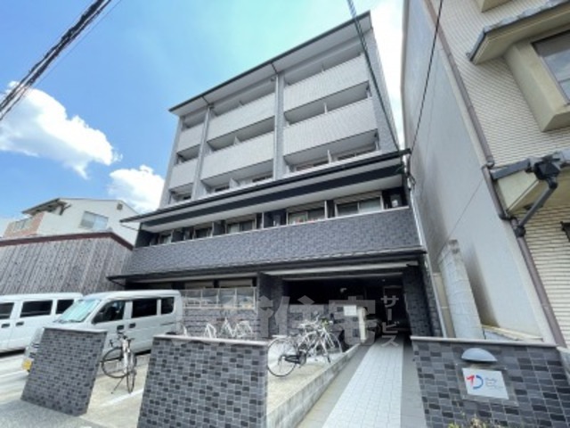 【京都市上京区西亀屋町のマンションの建物外観】