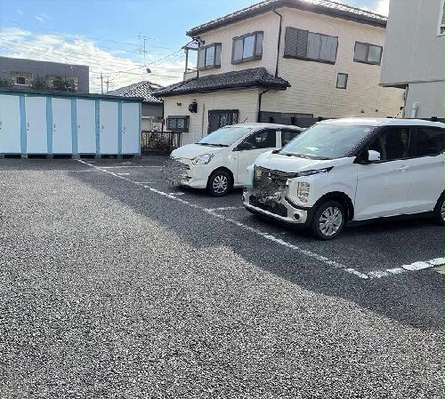 【レオパレスグランシャリオの駐車場】