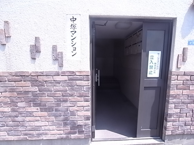 【神戸市垂水区塩屋町のマンションのエントランス】