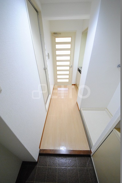 玄関　写真は４０７号室