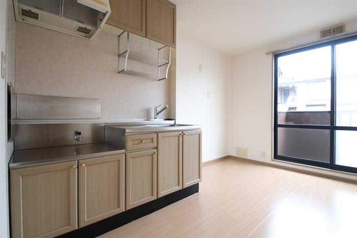 キッチン　コンパクトで使いやすい、機能的なキッチン。