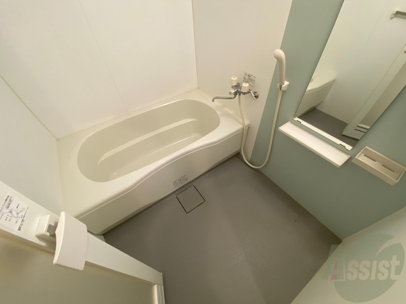 バス・シャワールーム　バスルームはこちらです。広々としてゆったり休めます。