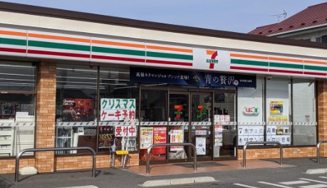 コンビニ　セブン－イレブン　彦根南川瀬町店（コンビニ）まで500m