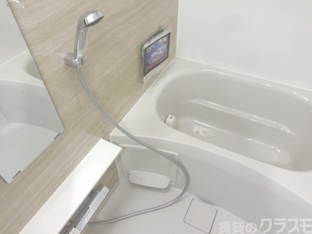バス・シャワールーム　なんと浴室にテレビが！