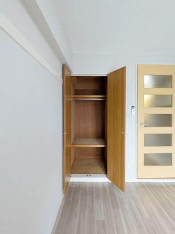 収納　洋室　収納