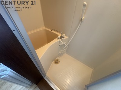 バス・シャワールーム　お風呂トイレ別のセパレートタイプです