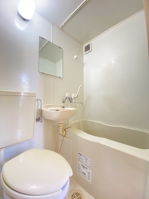 バス・シャワールーム　※清掃前