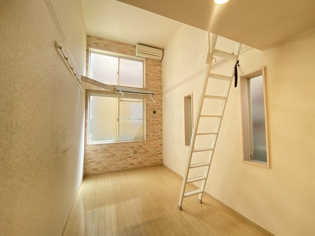 居室・リビング　※清掃前