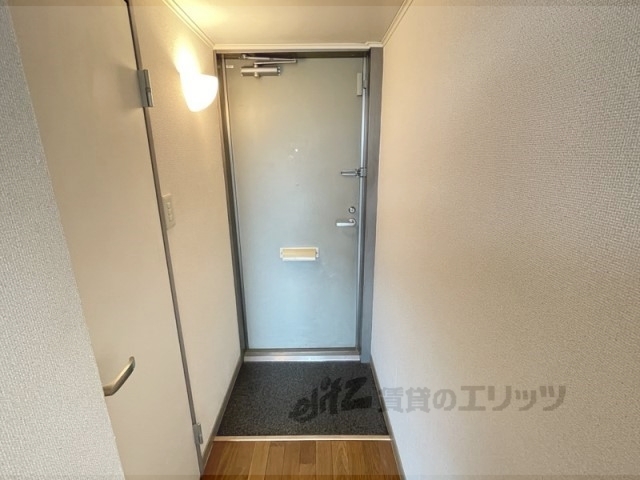 レオパレス冨田3の玄関写真