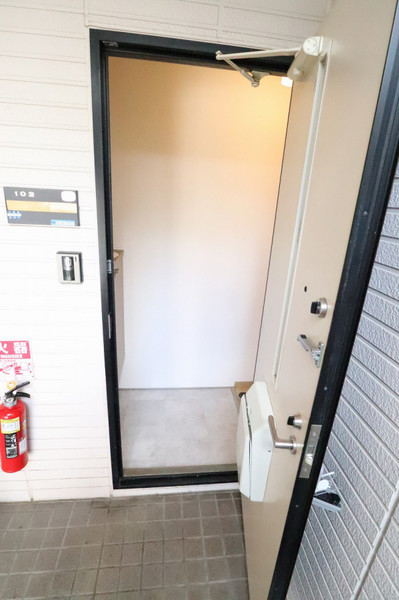 玄関　※同タイプの写真です