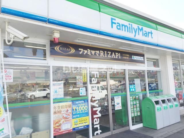 コンビニ　ファミリーマート水戸城東店（コンビニ）まで385m