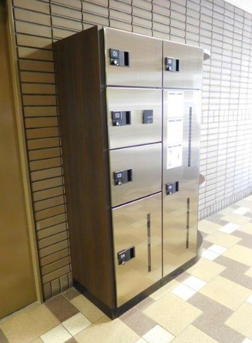 ロビー　宅配ボックス