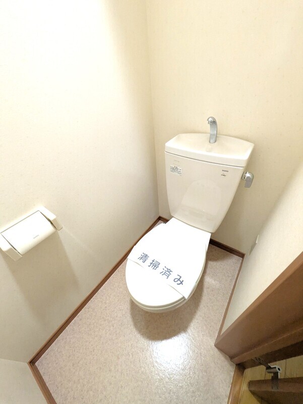 トイレ　別部屋の参考写真です。