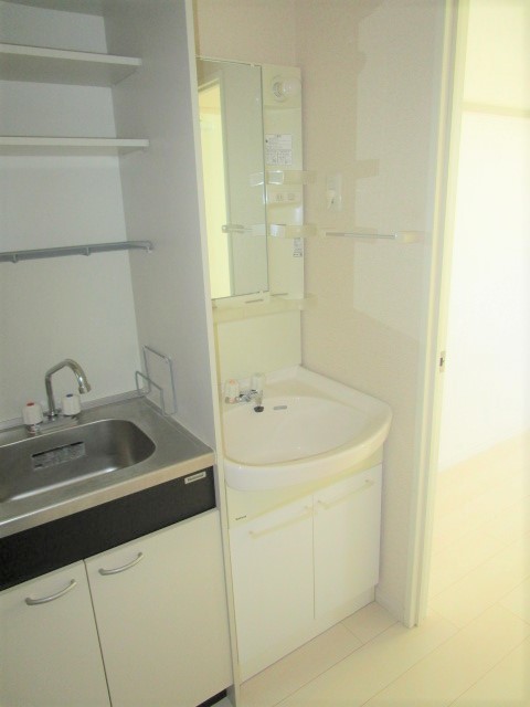 洗面設備　別号室の参考写真になります。