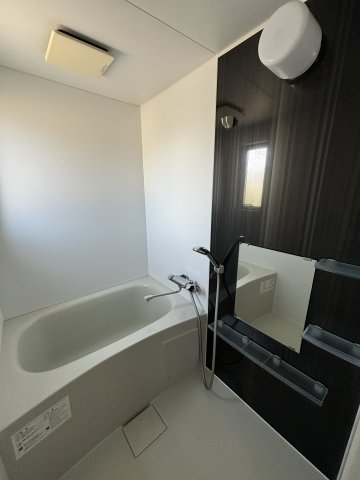 バス・シャワールーム　※写真は201号室です。 相違する場合は現況を優先いたします