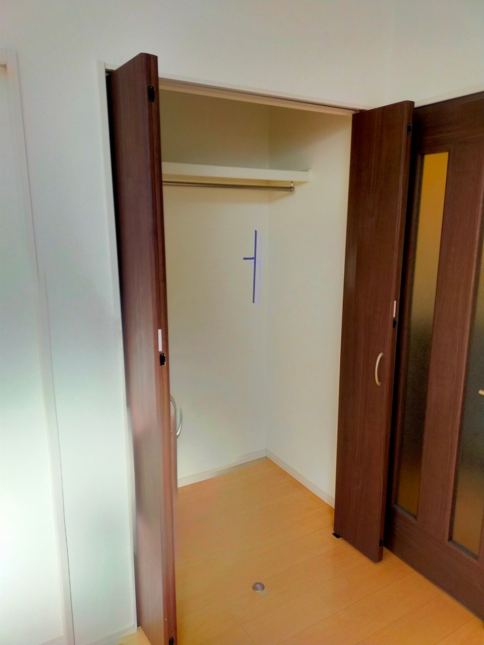 収納　クリーニング前の写真です。