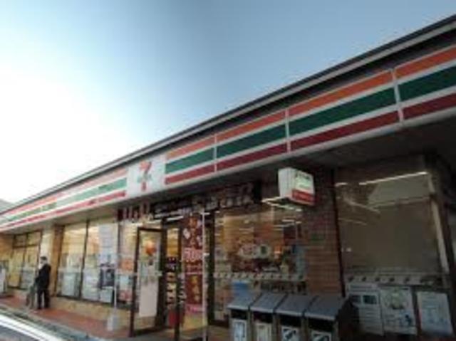 コンビニ　セブンイレブン（コンビニ）まで1586m