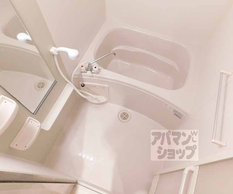 バス・シャワールーム　綺麗なお風呂です