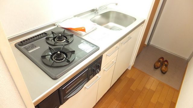 キッチン　★広めの二口システムキッチンです★