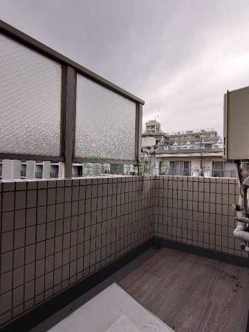 バルコニー　別部屋の参考写真で御座います。