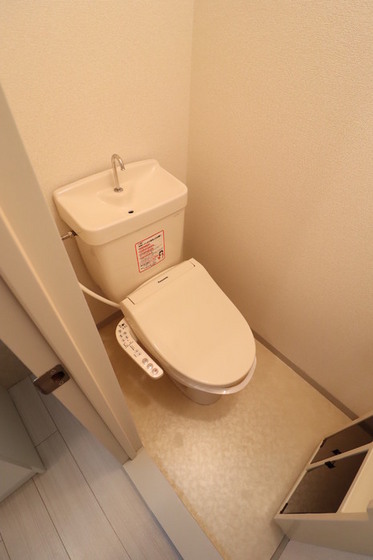 トイレ　※他号室の写真です