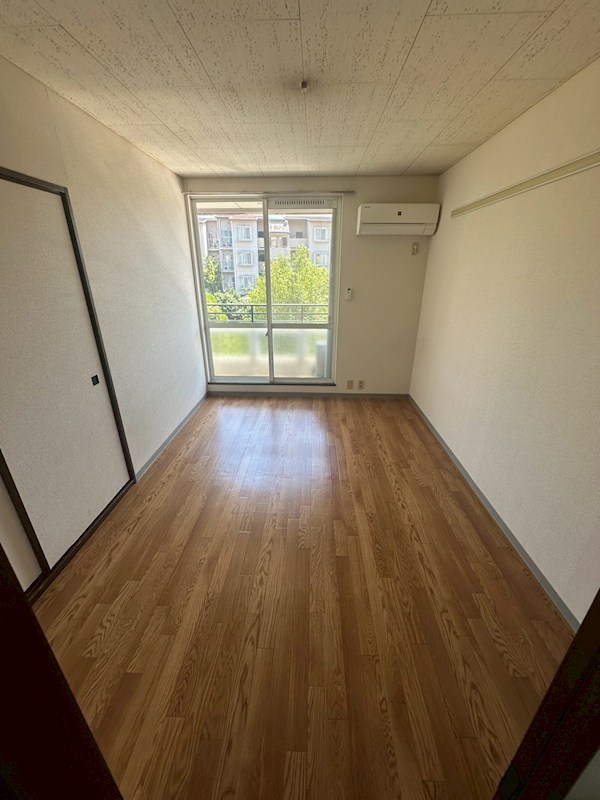 居室・リビング　別室参照