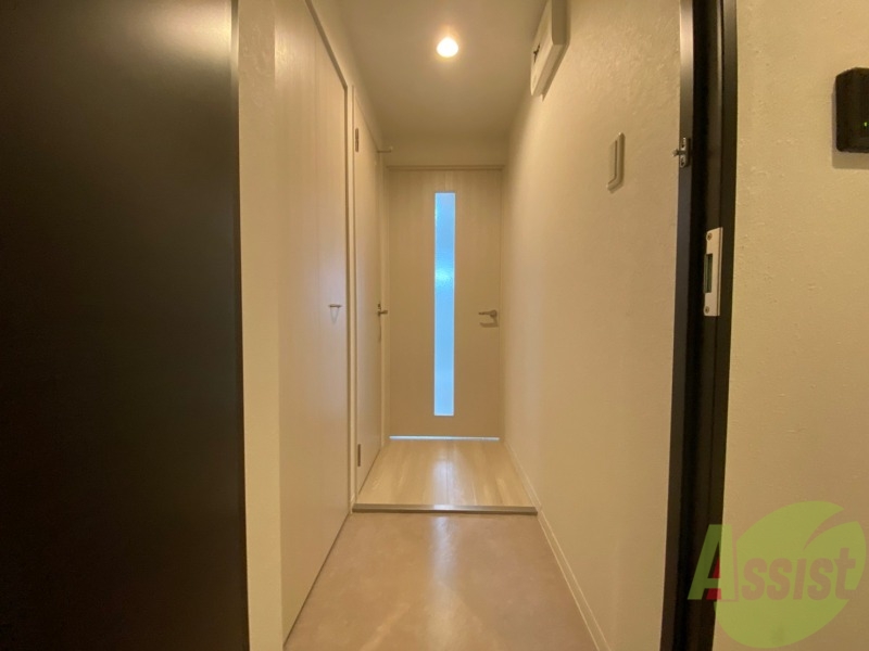 玄関　玄関の様子です。明るい印象ですね。気分もあがりそう。