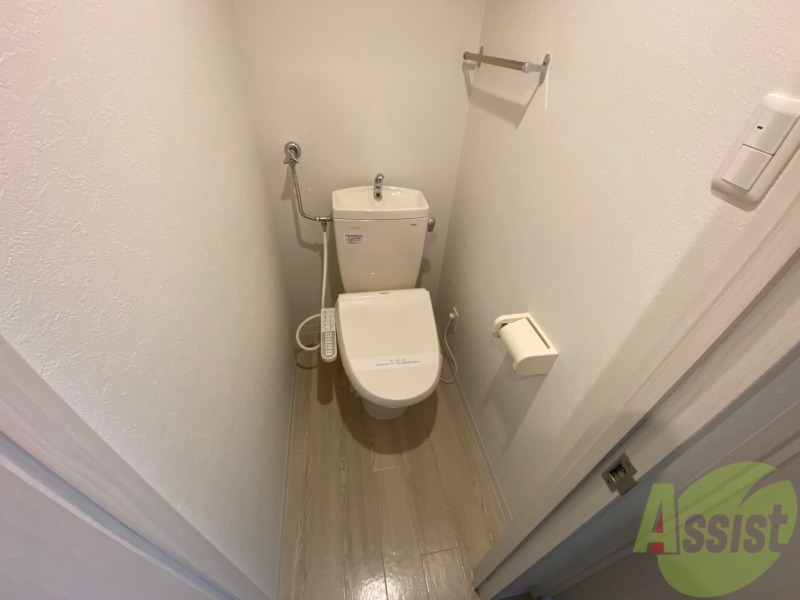 トイレ　こちらはトイレです。清潔感があり、安心して使用できます。