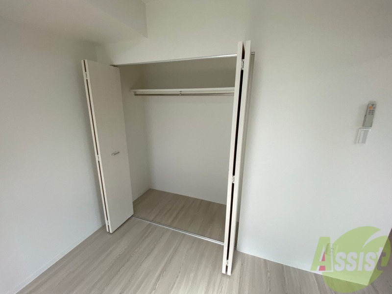 収納　寝室の収納です。部屋がすっきり片付きます。